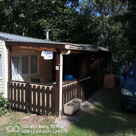 Charmant Mobil Home Style Chalet Besse-et-Saint-Anastaise Extérieur photo